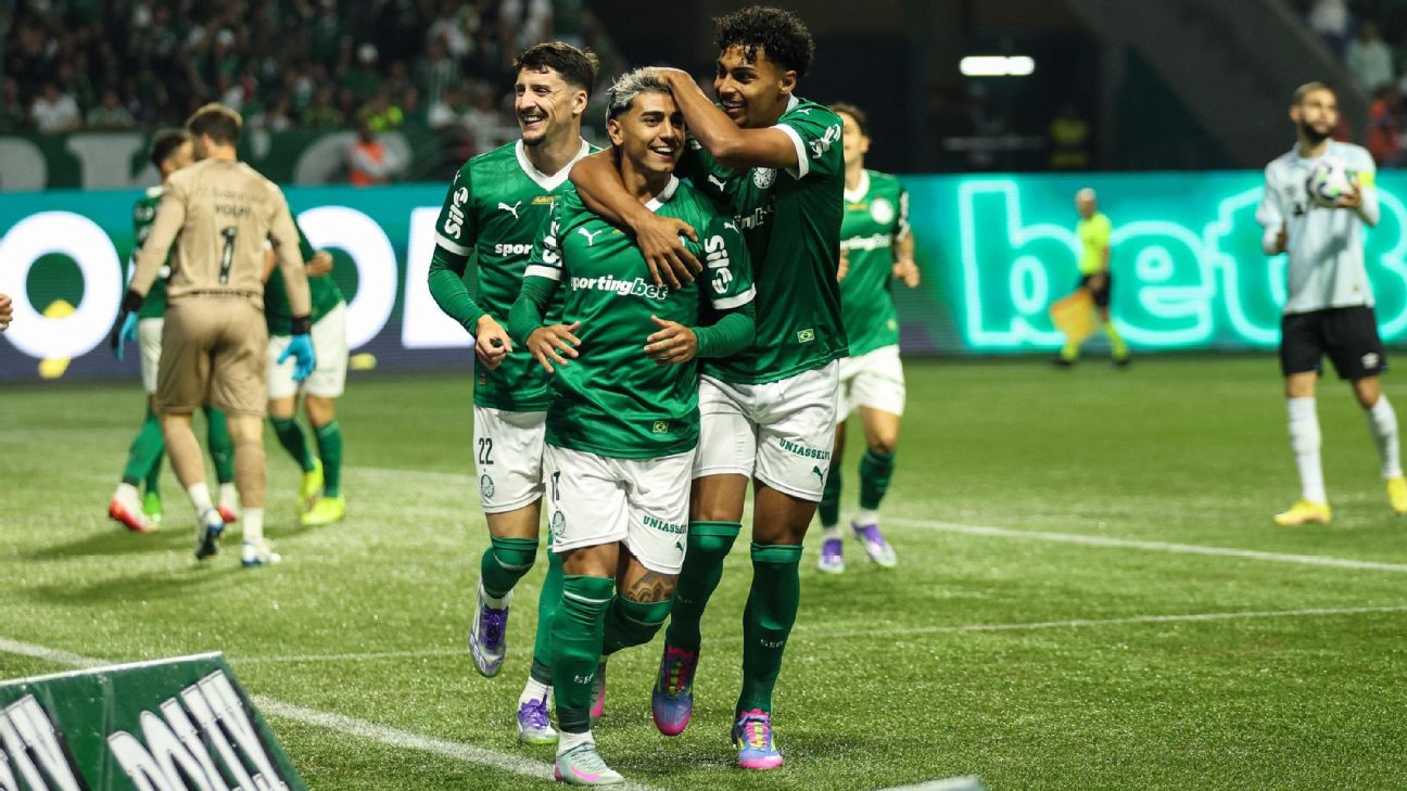 Palmeiras vence Grêmio e segue caça a Cruzeiro e Flamengo pela ponta do Brasileirão