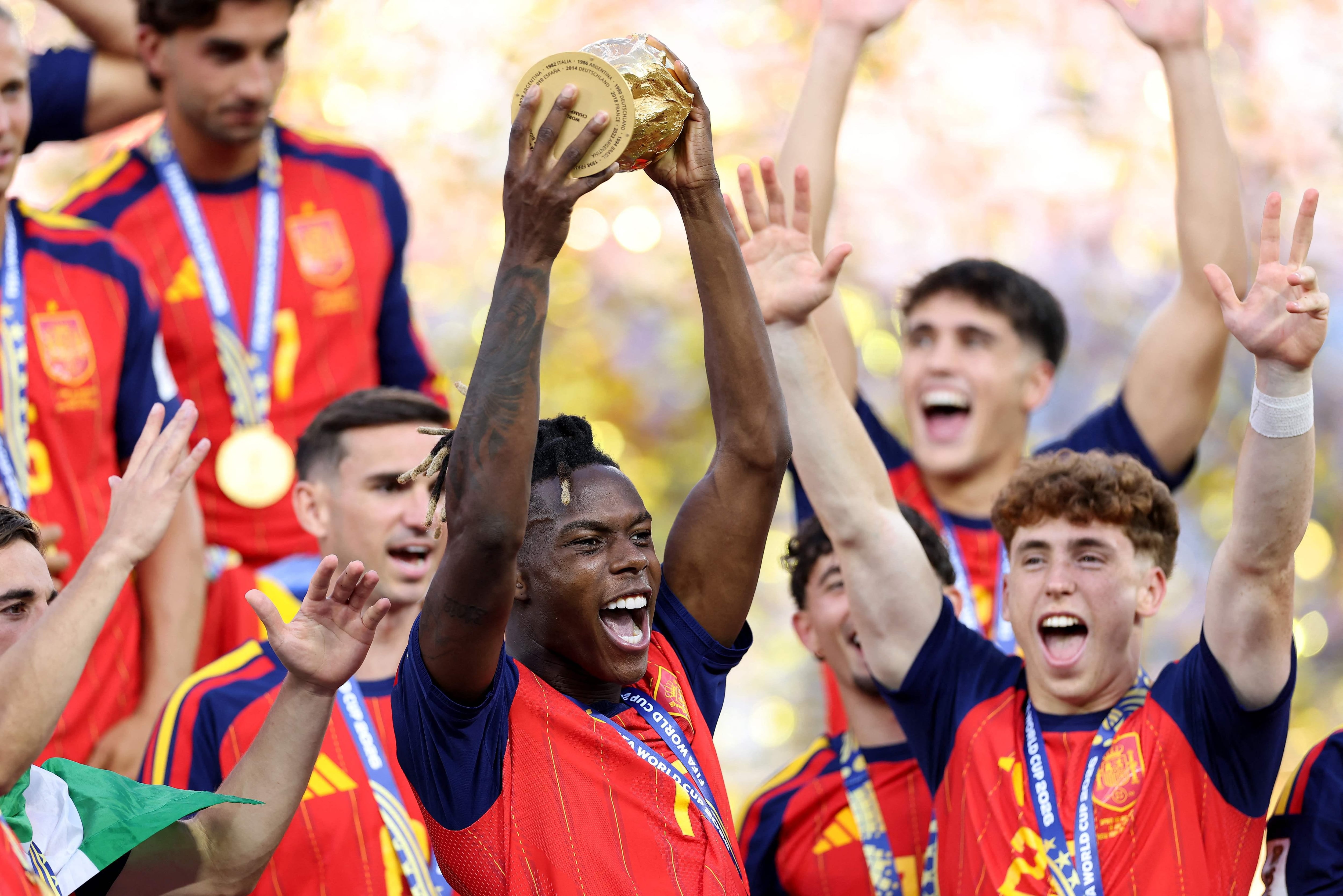 Nico Williams dedica título da Espanha a Neymar