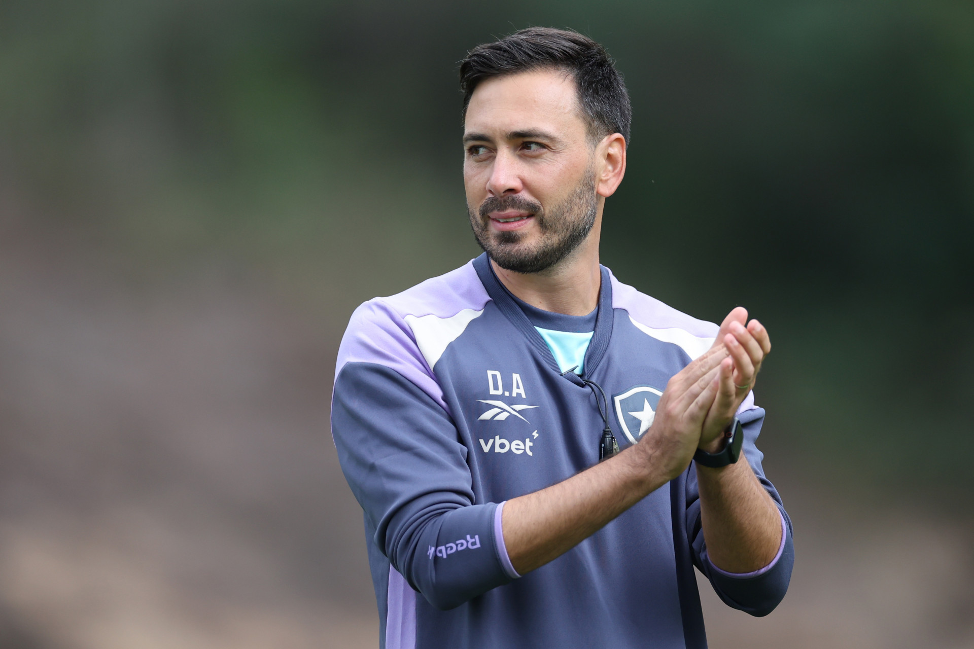 Com Matheus Martins, Botafogo divulga relacionados para enfrentar o Corinthians