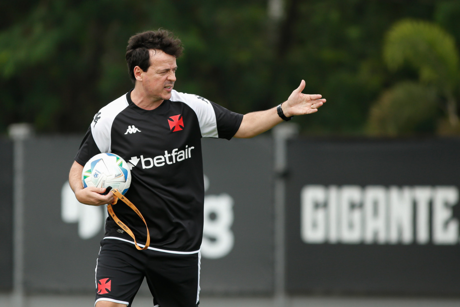 Vasco recarrega energia durante férias e foca em recuperação no Brasileirão
