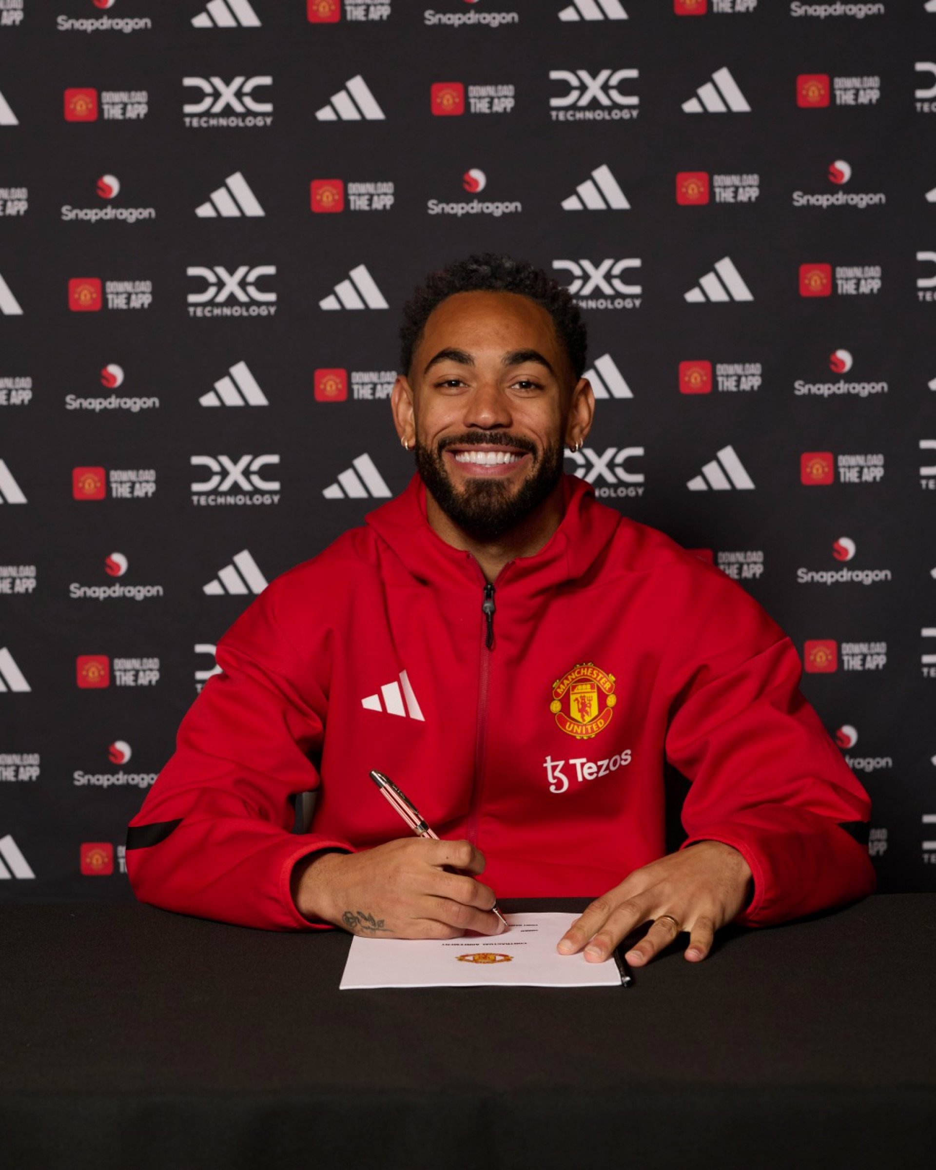 Matheus Cunha comemora acerto com o United: 'Sonhava em vestir a camisa'