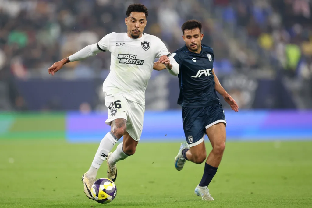 Botafogo desmente venda de Gregore para o Al-Rayyan