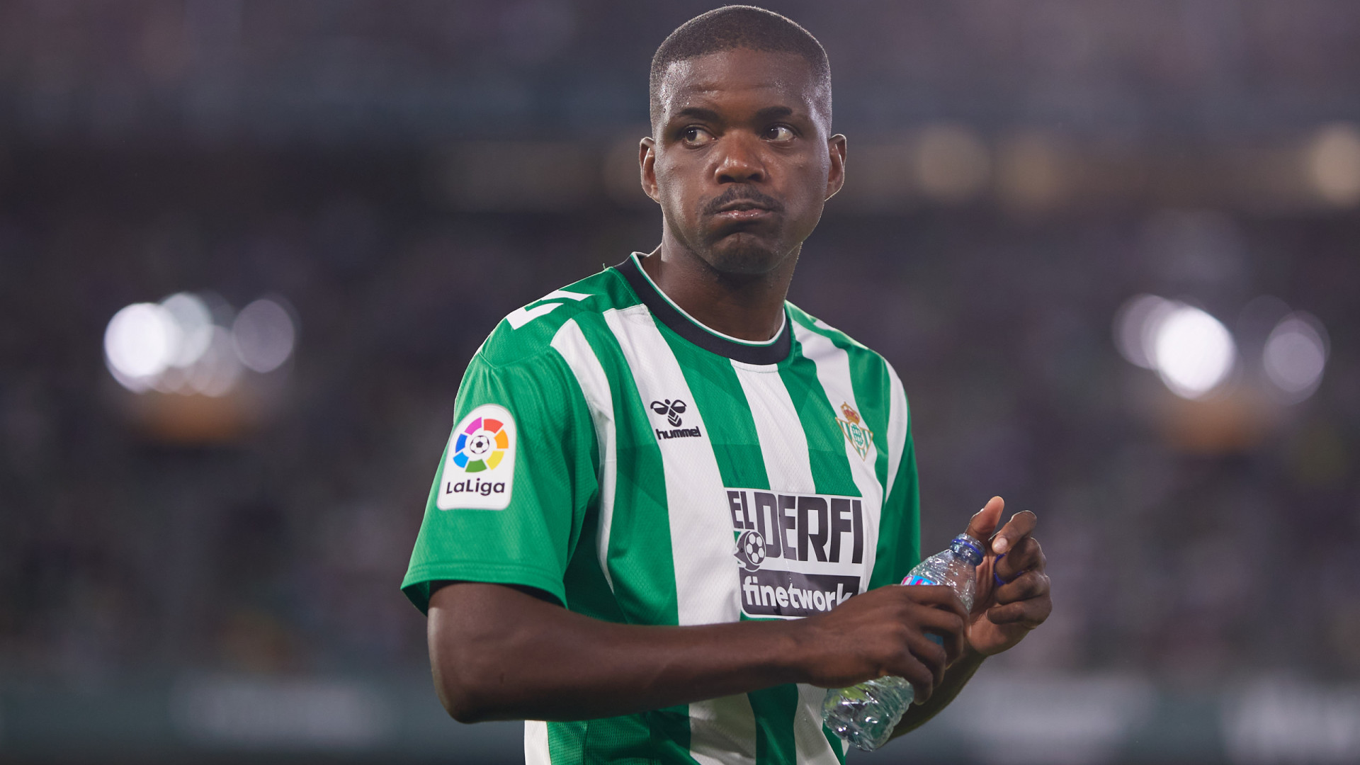 William Carvalho fora dos convocados do Betis para estágio no Algarve