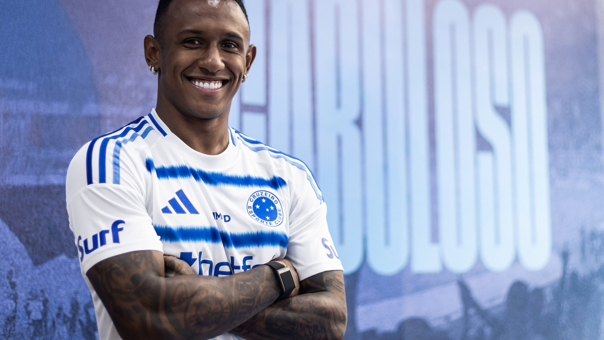 Oficial: Treinador português 'amarra' Marquinhos no Brasil