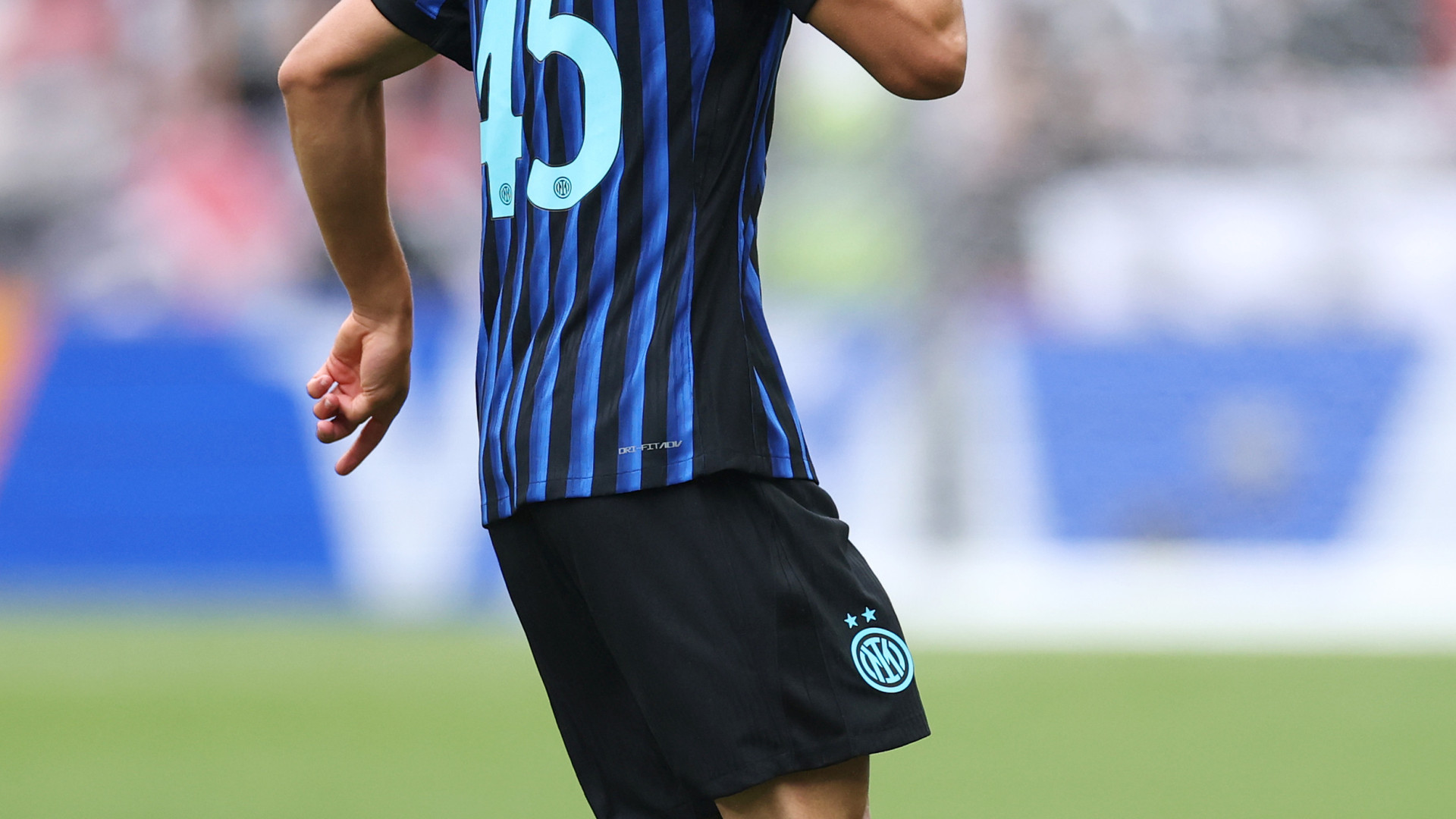 Carboni oferece primeira vitória a Chivu no comando técnico do Inter