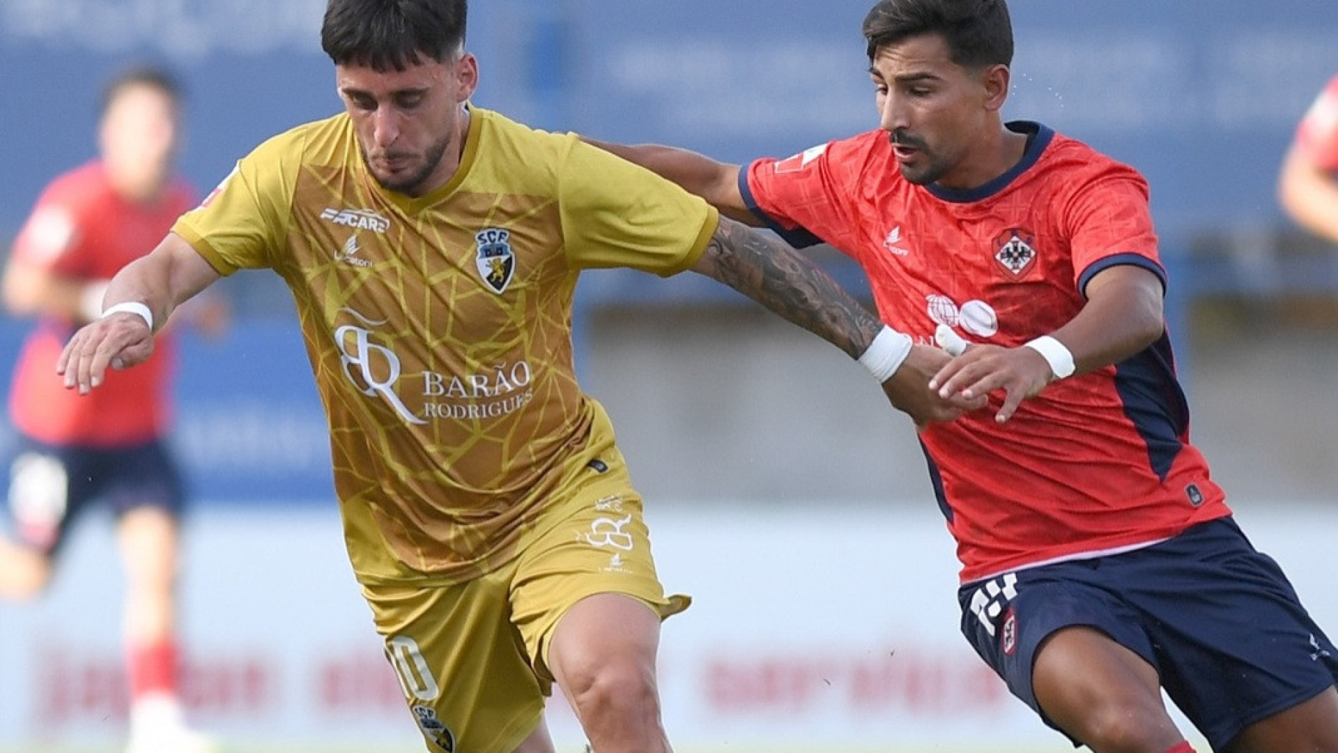 Golo nos instantes finais vale ao Farense empate com Oliveirense