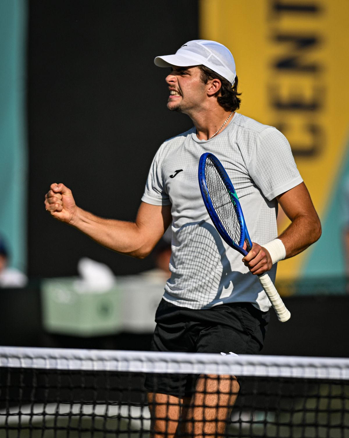 Jaime Faria vence e segue em Wimbledon