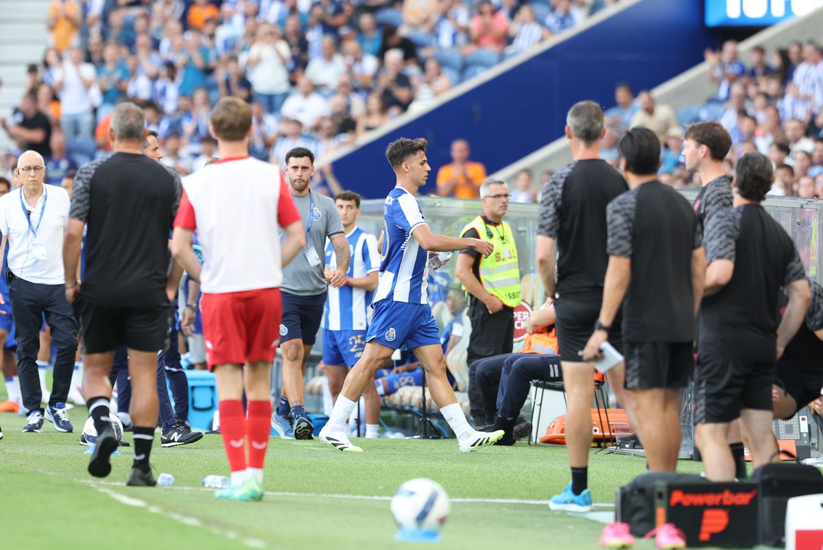 FC Porto: Gabri Veiga em risco de falhar 1.a jornada da Liga