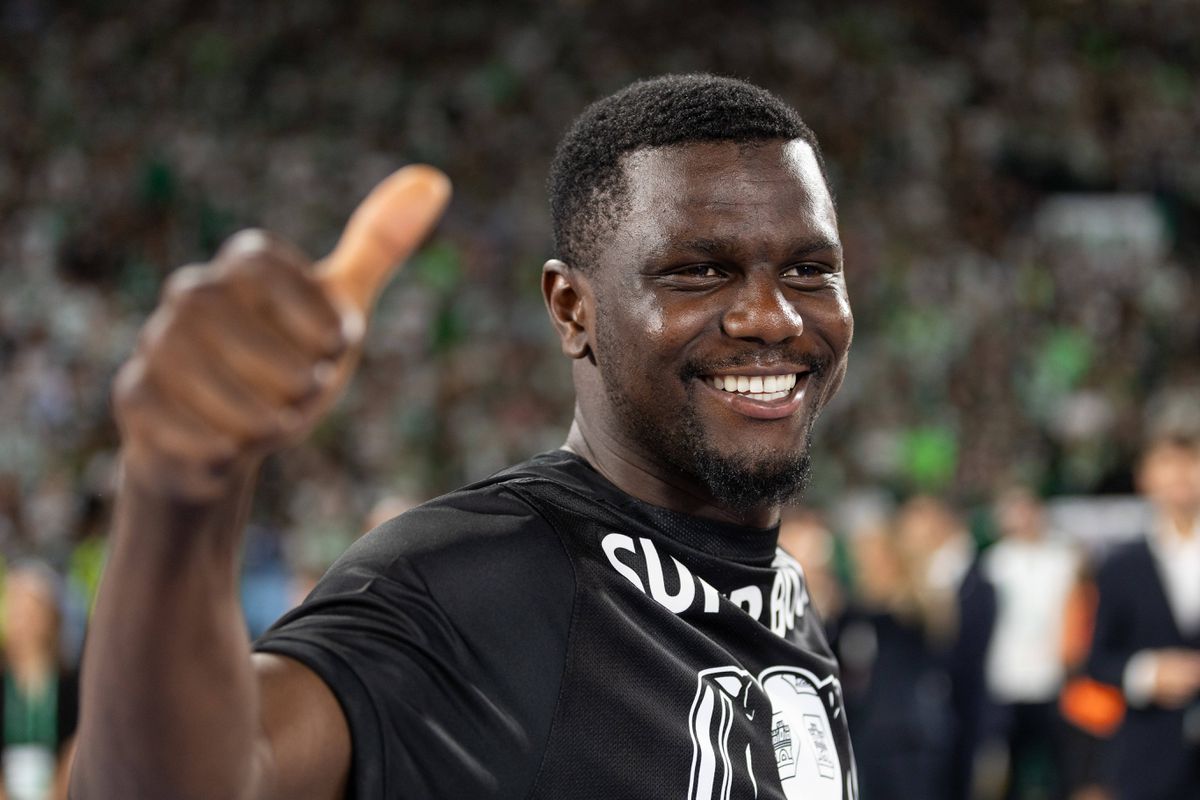 Mercado Sporting: Crystal Palace prepara-se para voltar a Diomande