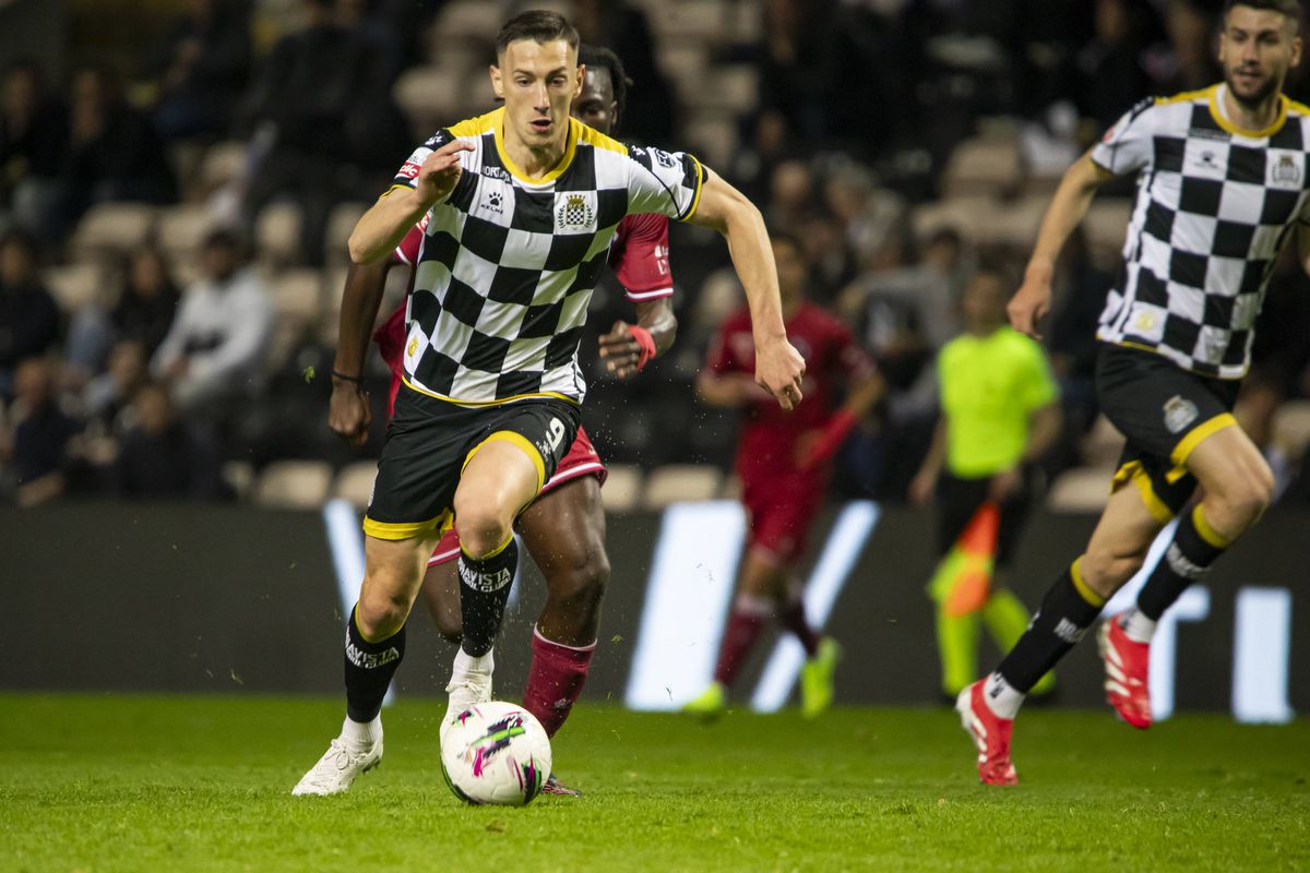 Mercado: Bozenik a caminho do Championship