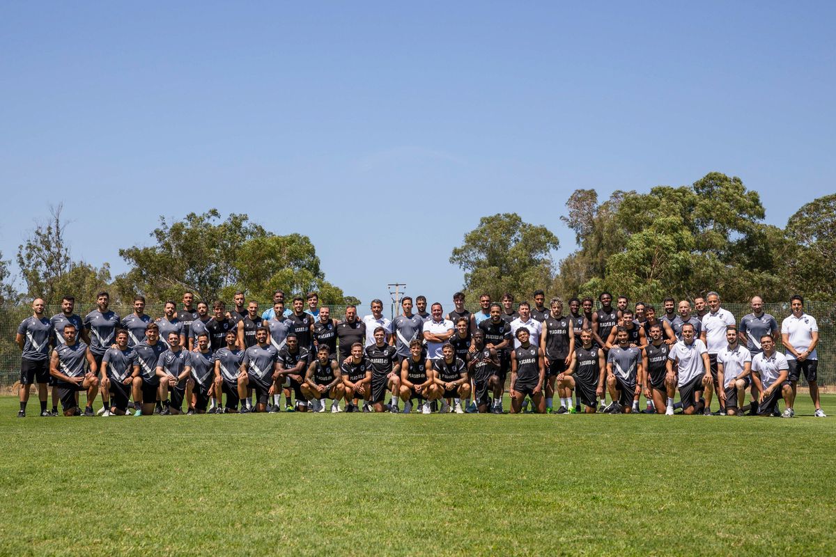 Vitória de Guimarães apresenta plantel em dia especial