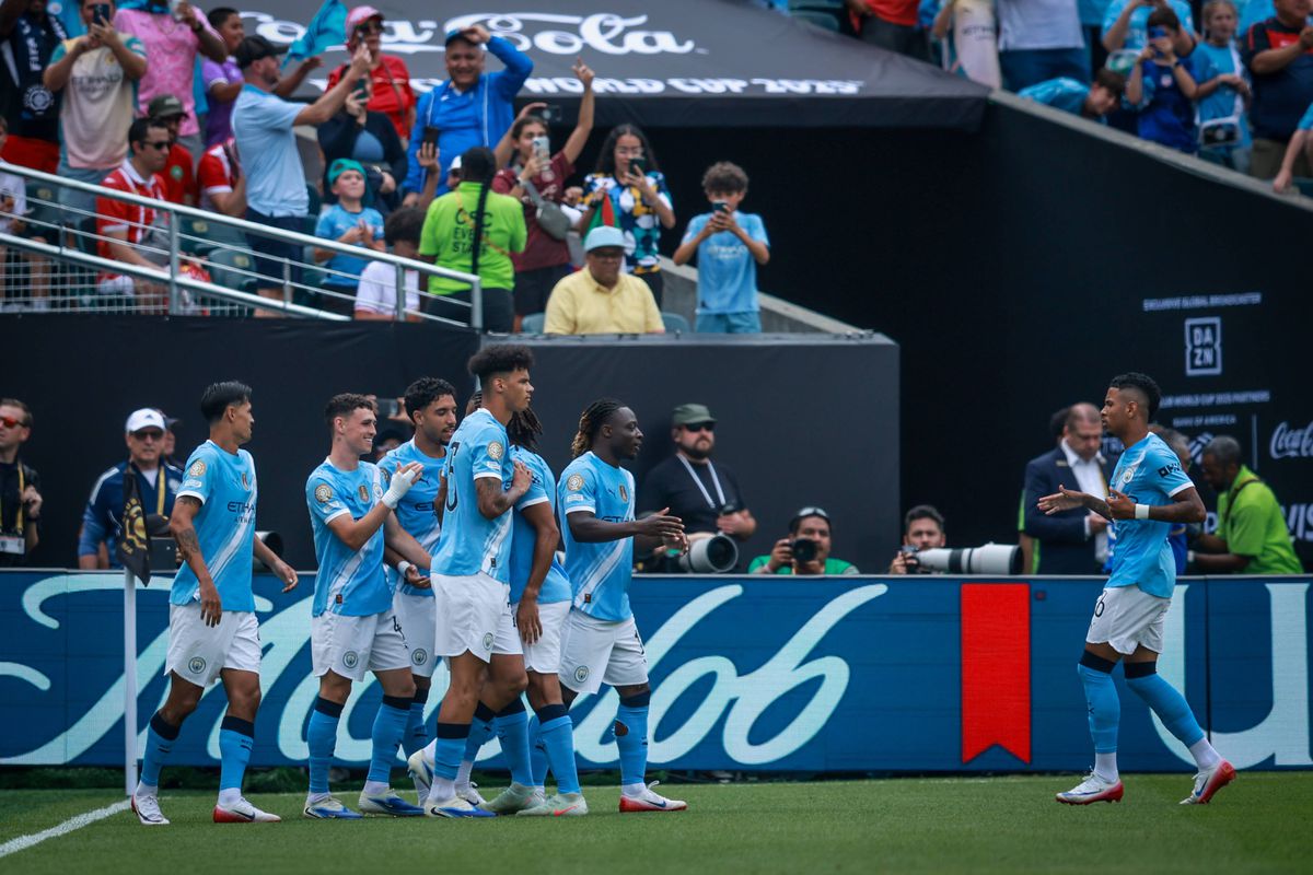 A história do caixa de supermercado que vai jogar pelo Manchester City