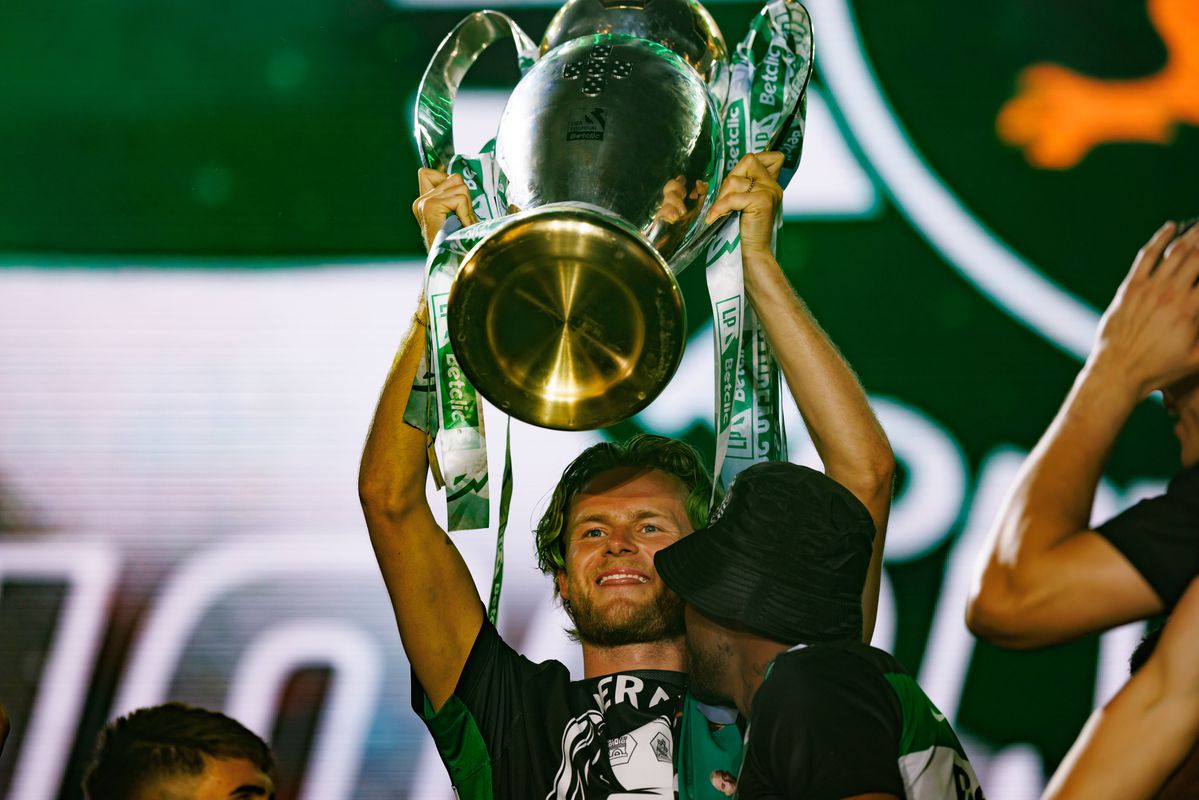Hjulmand por Douglas Luiz? Sporting diz não à Juventus
