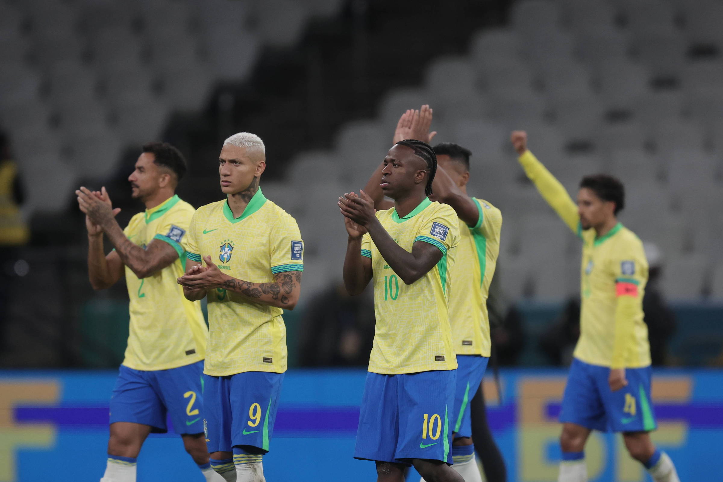 Seleção jogou bem contra o Paraguai, porém elogios foram exagerados
