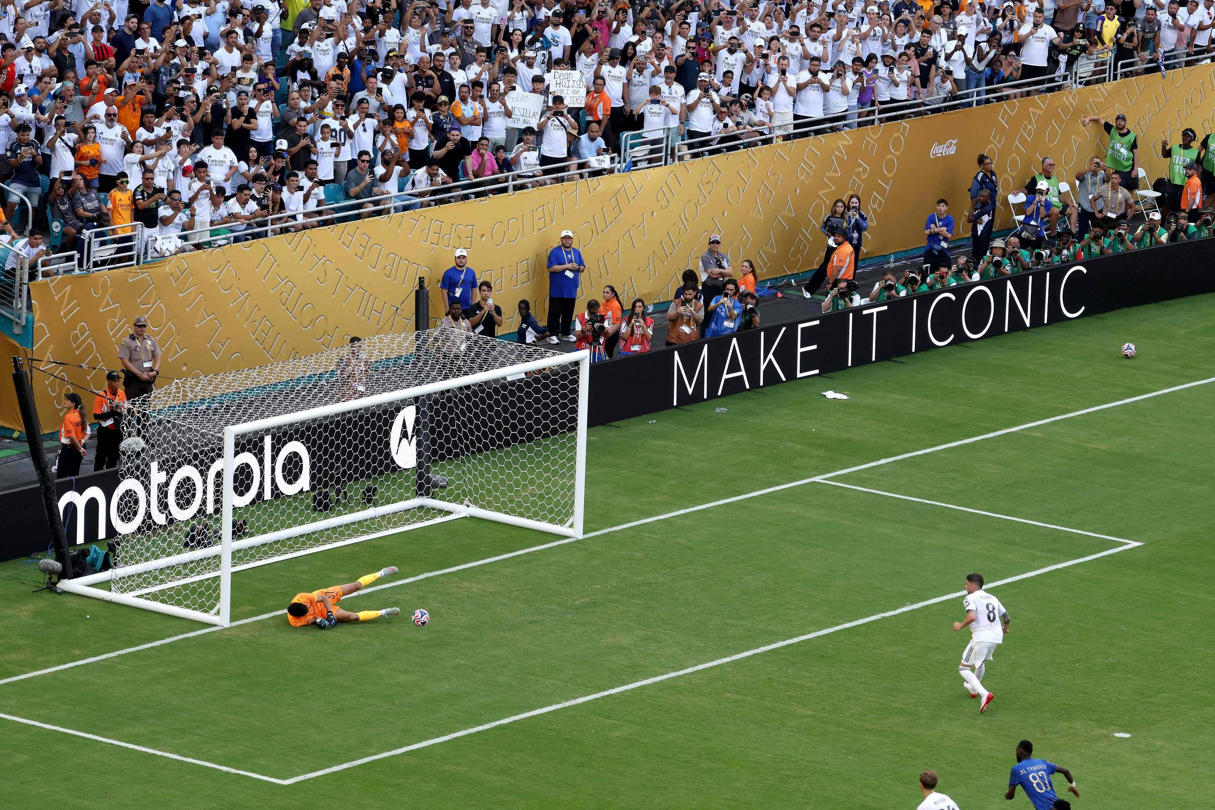 Real Madrid perde pênalti no fim e empata com Al Hilal em partida equilibrada