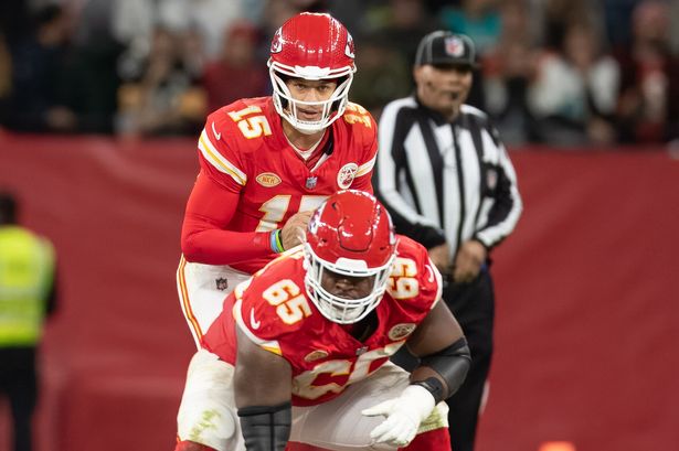 Chiefs quietly strike record-breaking $94M deal with Patrick Mahomes' protector