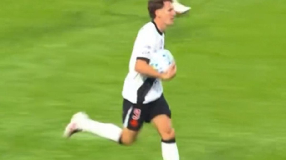 Colidio brilha no Vasco: primeiro gol e argumento por vaga