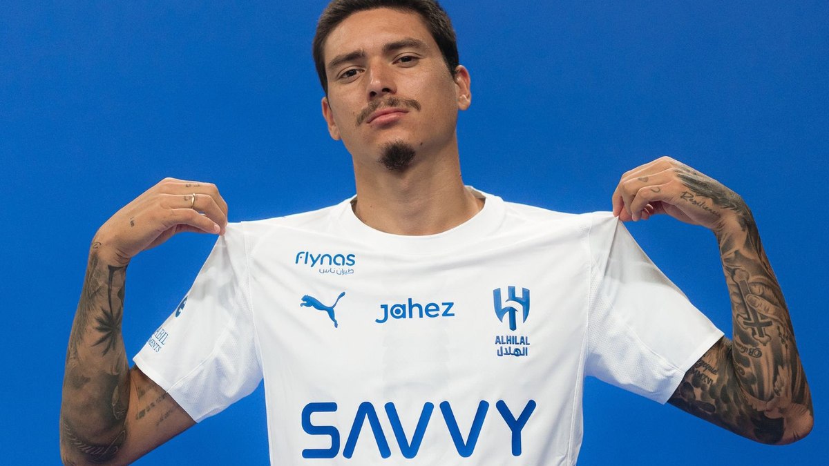 Darwin Núñez deixa o Liverpool e acerta com o Al-Hilal
