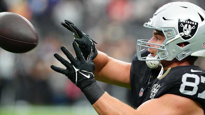 Would it Make Sense For Raiders to Deal Young TE?