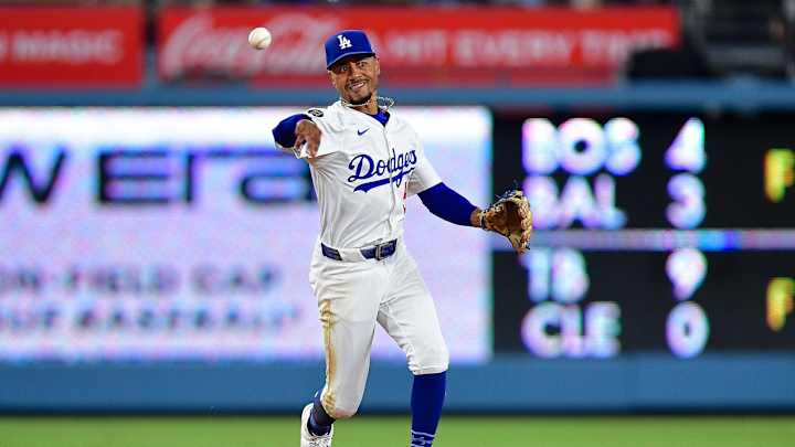 Dave Roberts Calls Out Mookie Betts' Mistake in Dodgers Loss