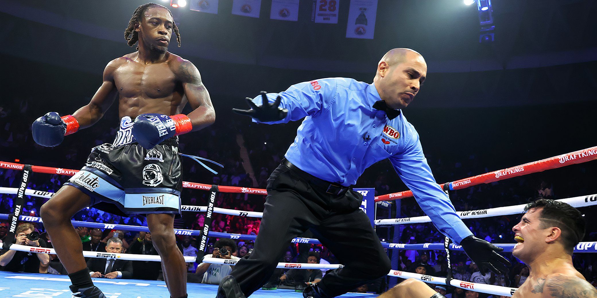 Boxing World Reacts to Superstar Boxer Keyshawn Davis Controversy