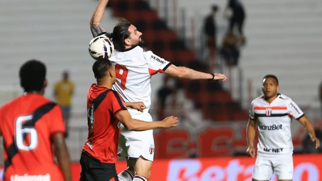 Botafogo perde para o Atlético-GO e segue na briga contra o rebaixamento da Série B