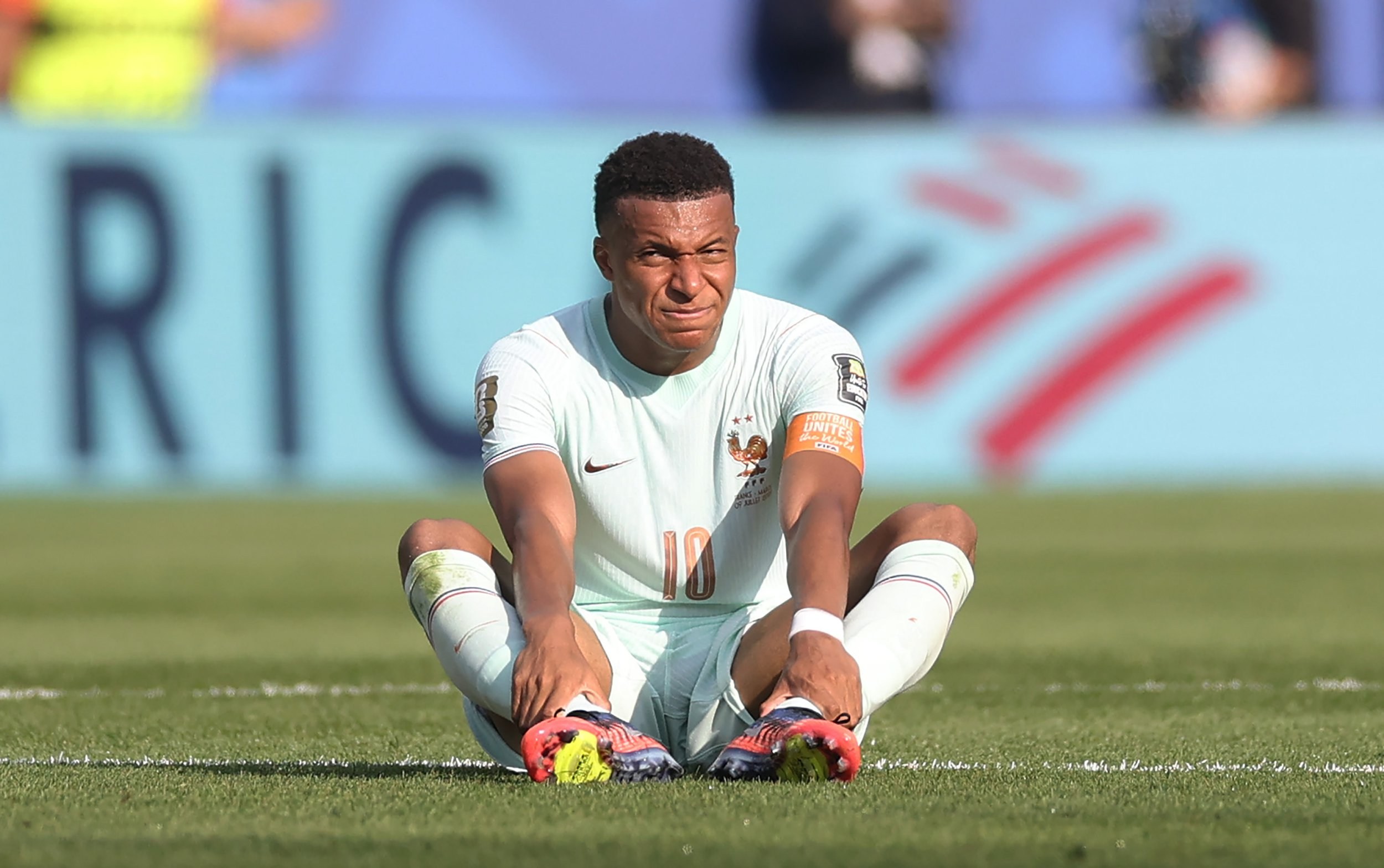 Mbappé injury update: France beat Morocco 2-0 to reach semis