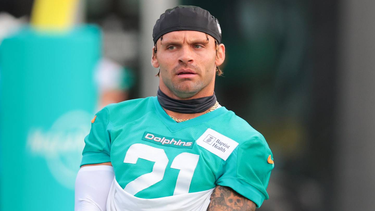 Dolphins brace for nightmare scenario after Ashtyn Davis injury at training camp