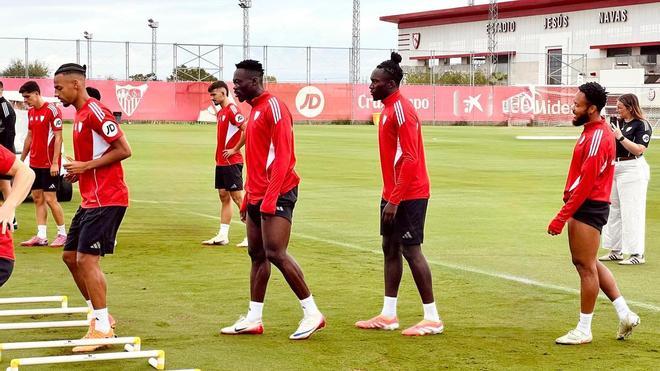 Almeyda ya reúne a sus ocho internacionales: un respiro en plena plaga de lesiones