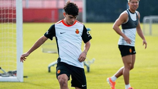 Luis Orejuela y Marcos Gorriti entrenan con el Mallorca
