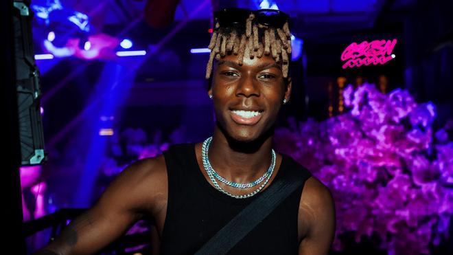 Nico Williams desconecta en Ibiza esperando al Barça