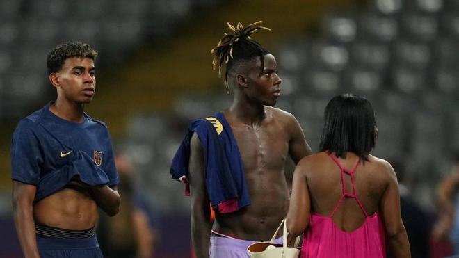El vestuario del Barça 'aprieta' por Nico Williams