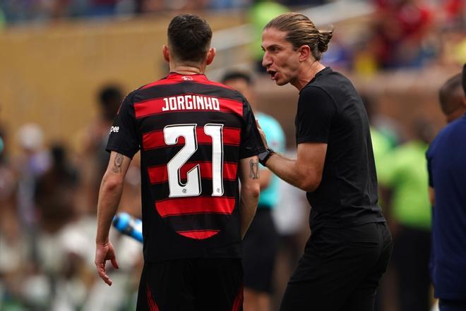 Filipe Luis raja de su estrella y 'provoca' su salida de Flamengo