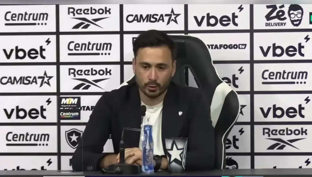 Treinador do Botafogo, Davide Ancelotti projeta estreia de Danilo contra o Cruzeiro