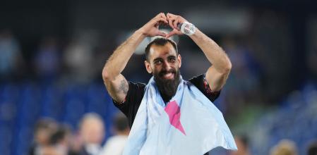 Borja Iglesias, enamorado: