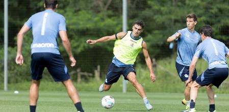 La Real cierra la primera semana de pretemporada con esfuerzo, intensidad y goles, pero sin Zakharyan