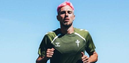 Mingueza, por ahora, no renueva y el Barça espera