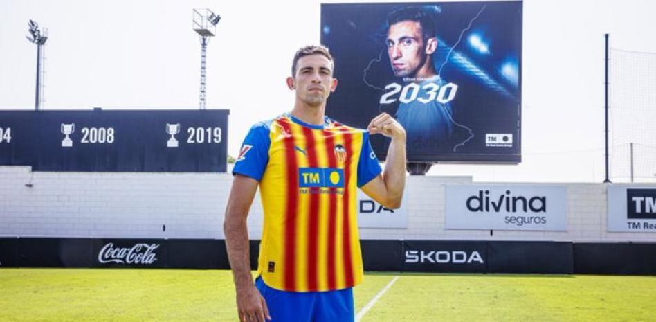 Otra renovación en Mestalla: César Tárrega firma hasta 2030