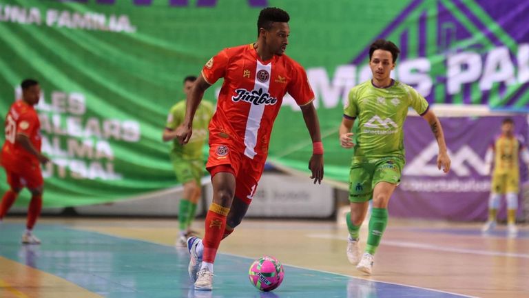 El burelense Renato Lopes sufre una lesión en su rodilla izquierda y tendrá que pasar por el quirófano
