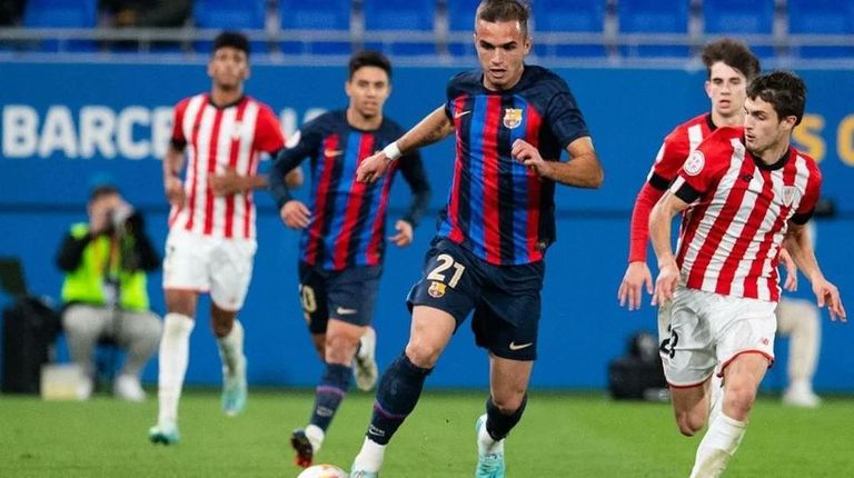 El pivote Àlex Carbonell y el lateral derecho Jon Merino suman ya nueve fichajes