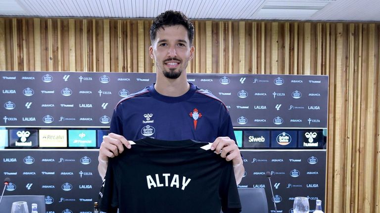 Altay Bayındır refuerza la portería del Celta
