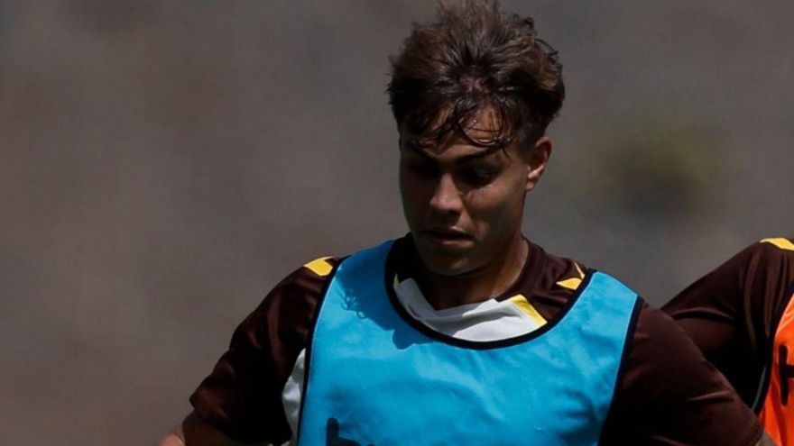 La UD tiene 33 futbolistas y busca un lateral zurdo