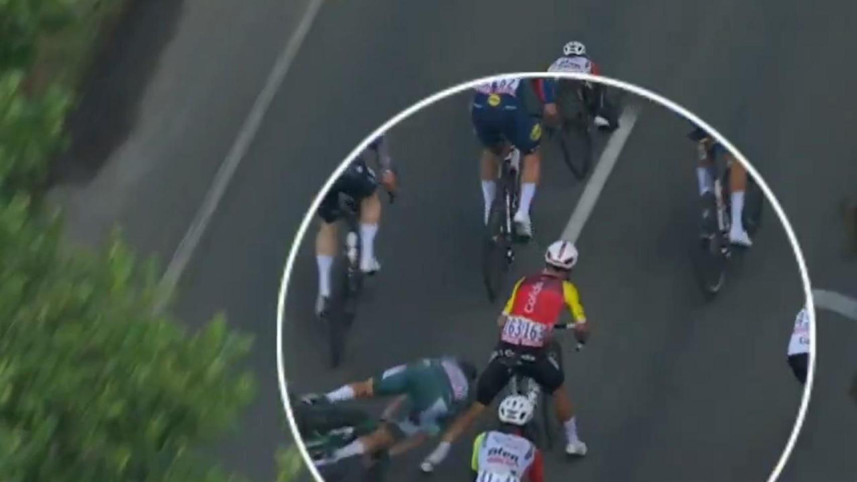 Provoca la peor caída del Tour de Francia, manda a Philipsen al hospital y se derrumba entre lágrimas: