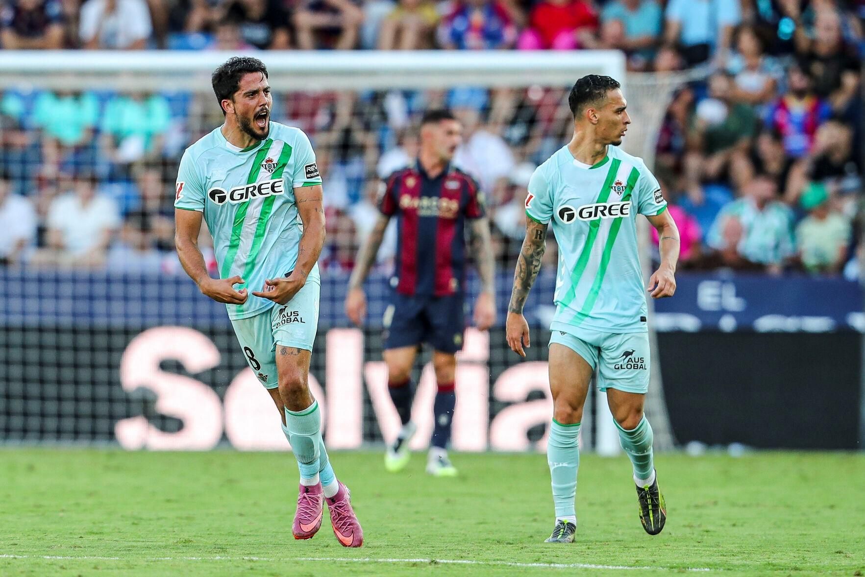 Tampoco Antony obra el despegue del Betis (2-2)