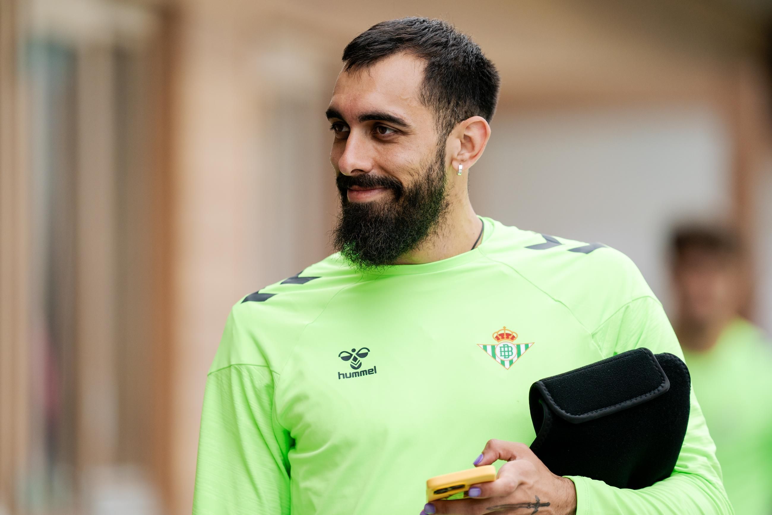 La posible solución a la salida de Borja Iglesias del Betis; el Celta ya la contempla
