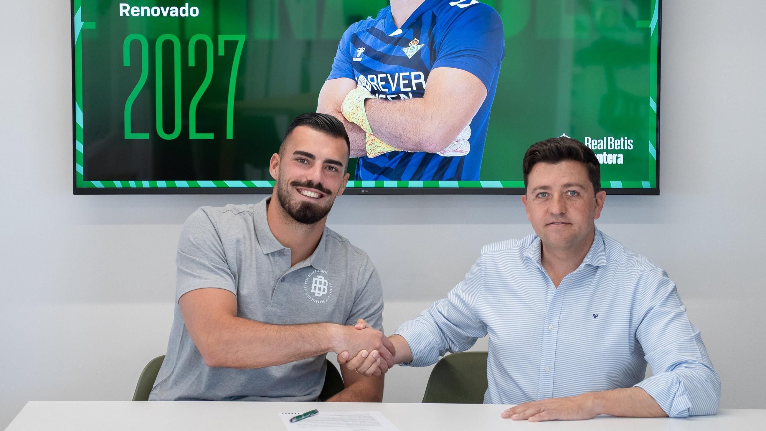 El Betis renueva a la gran apuesta para la portería hasta 2027