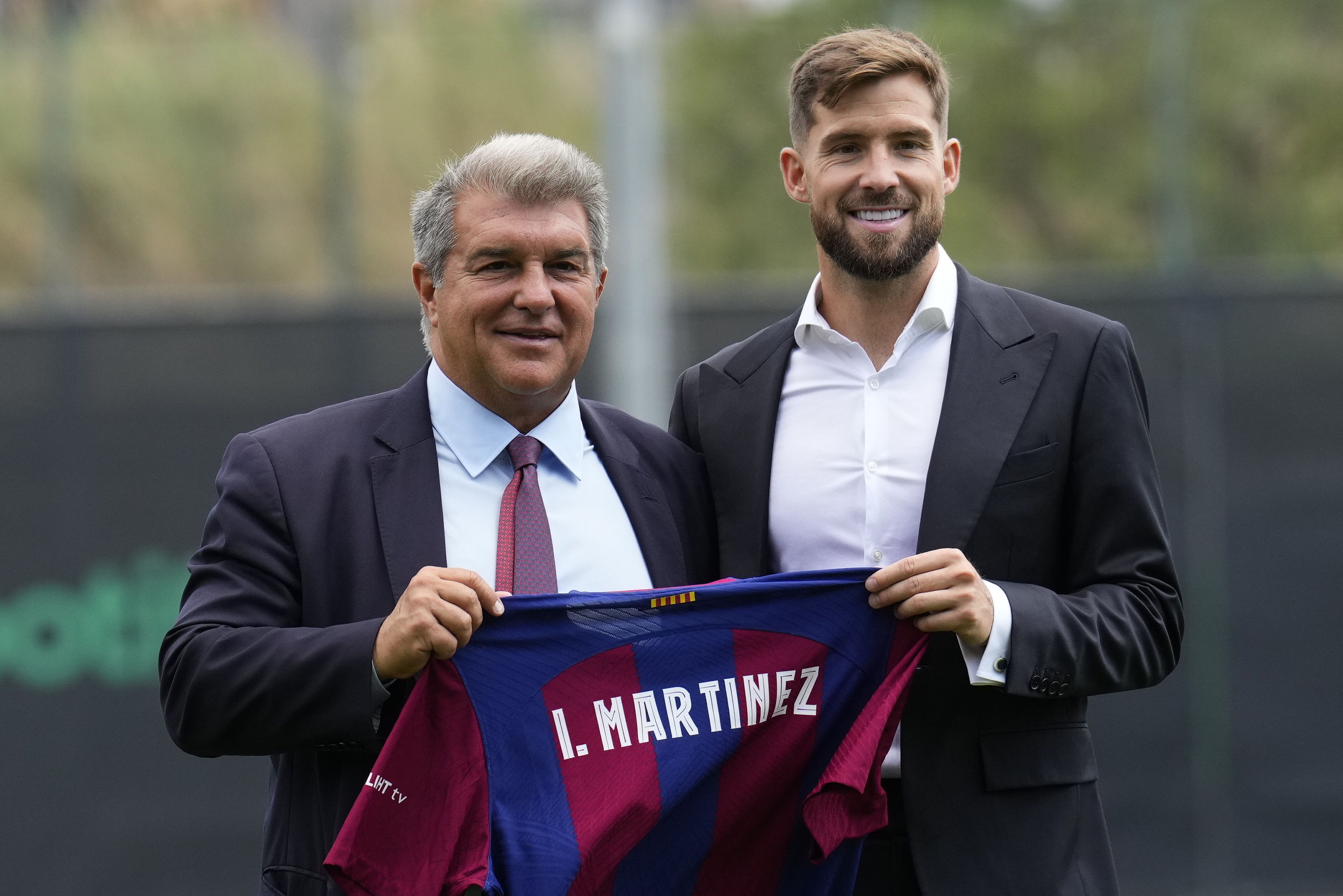 Íñigo Martínez: un adiós inesperado que no permite al Barcelona resolver el fair play financiero