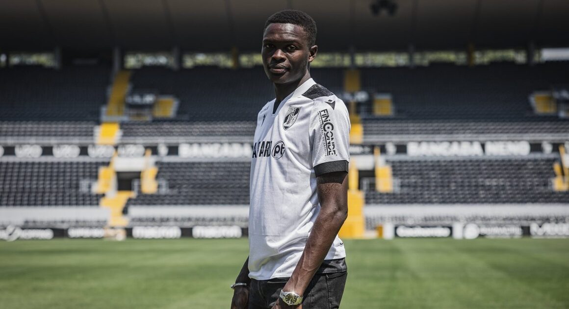 Vitória SC oficializa Alioune Ndoye