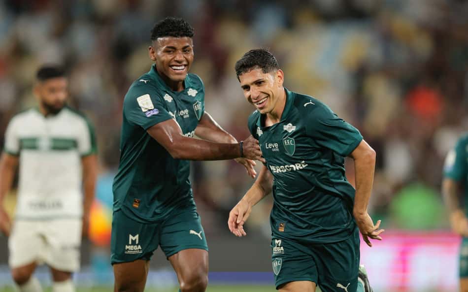 SAVARINO VIRA DONO DA NOITE, E FLUZÃO ATROPELA O CORITIBA NO MARACANÃ!