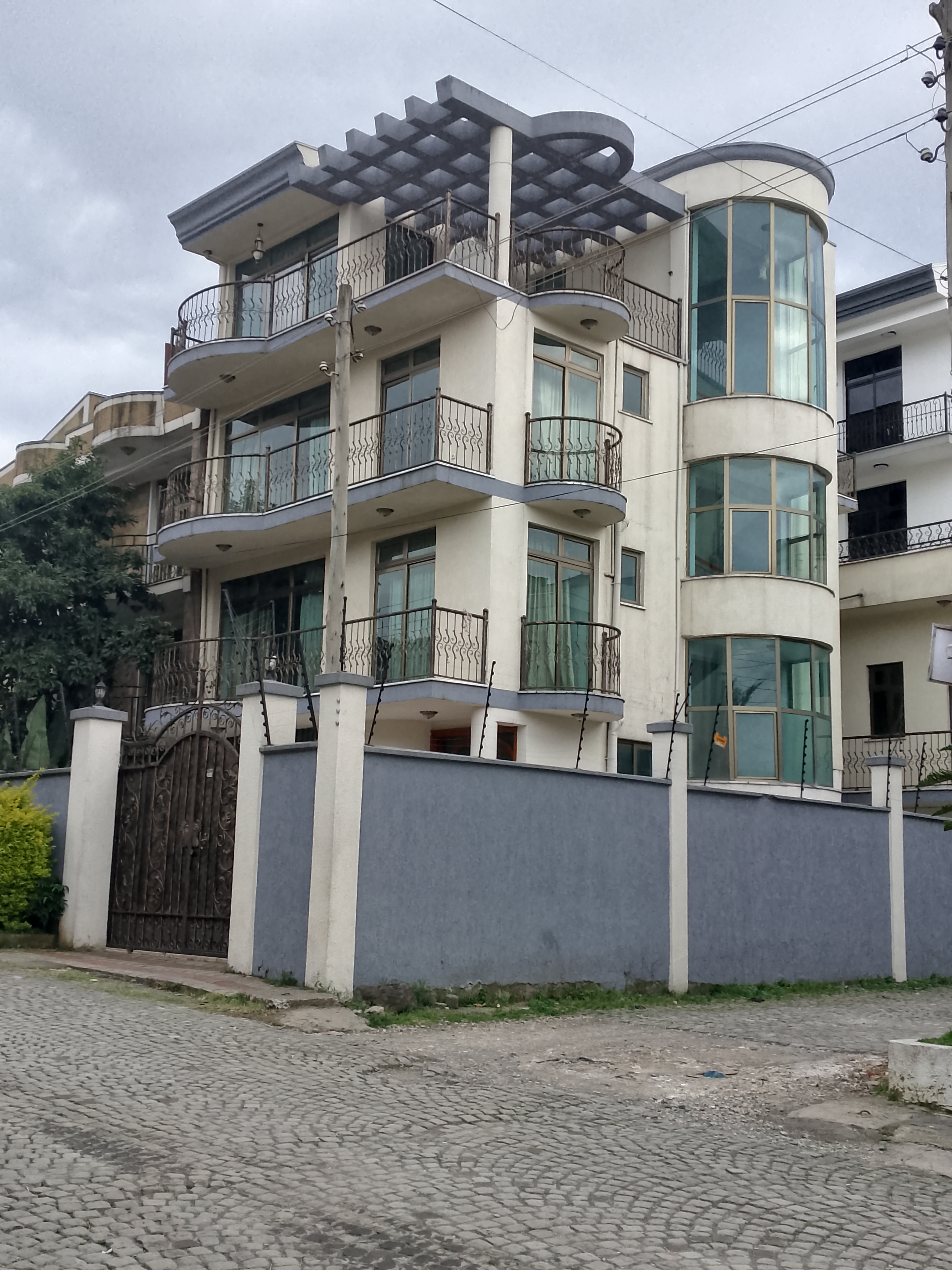 Property thumbnail 2